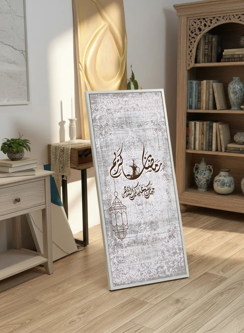 لوحة لوحة كانفاس على إطار خشبي بإطار خارجي أبيض مع حامل خلفي بتصميم رمضان كريم